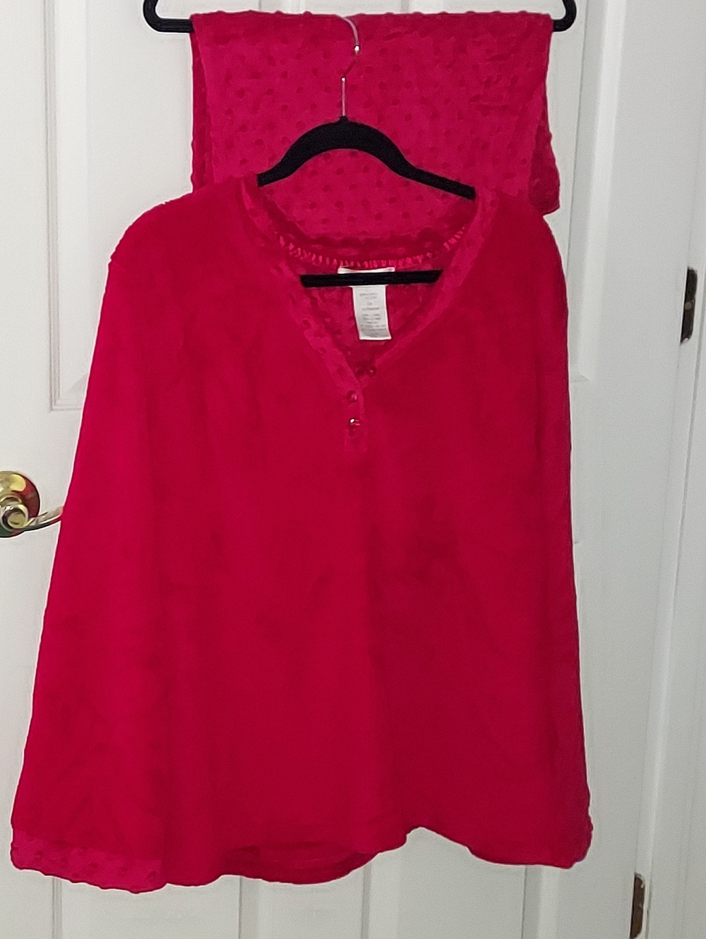 Soft and Cuddly Women's Pajama's - Picture 7 of 7